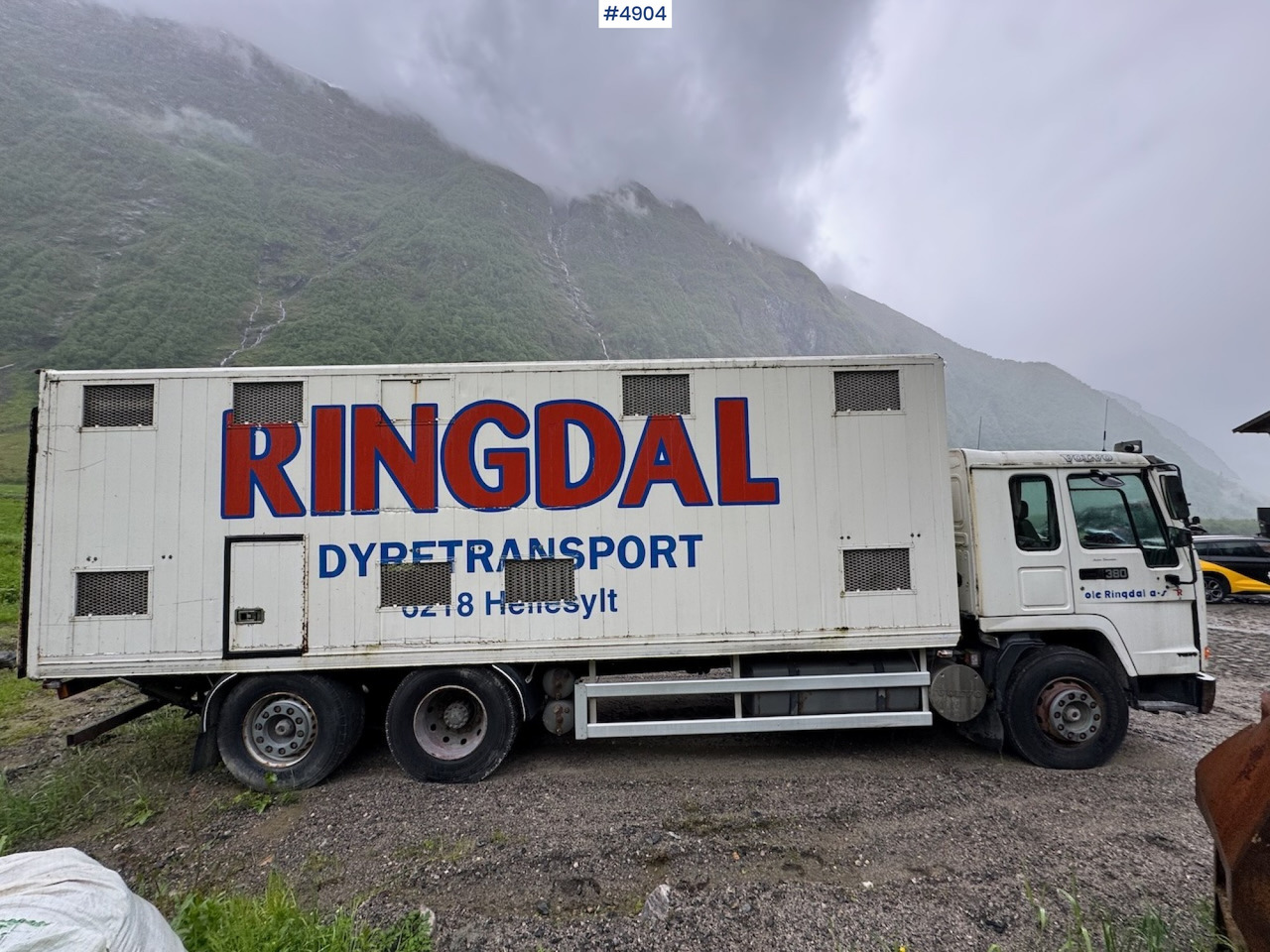 1996 Volvo FL12 6x2 Animal transport. - Állatszállító teherautó: 1 kép. 1996 Volvo FL12 6x2 Animal transport. - Állatszállító teherautó: 1 kép.