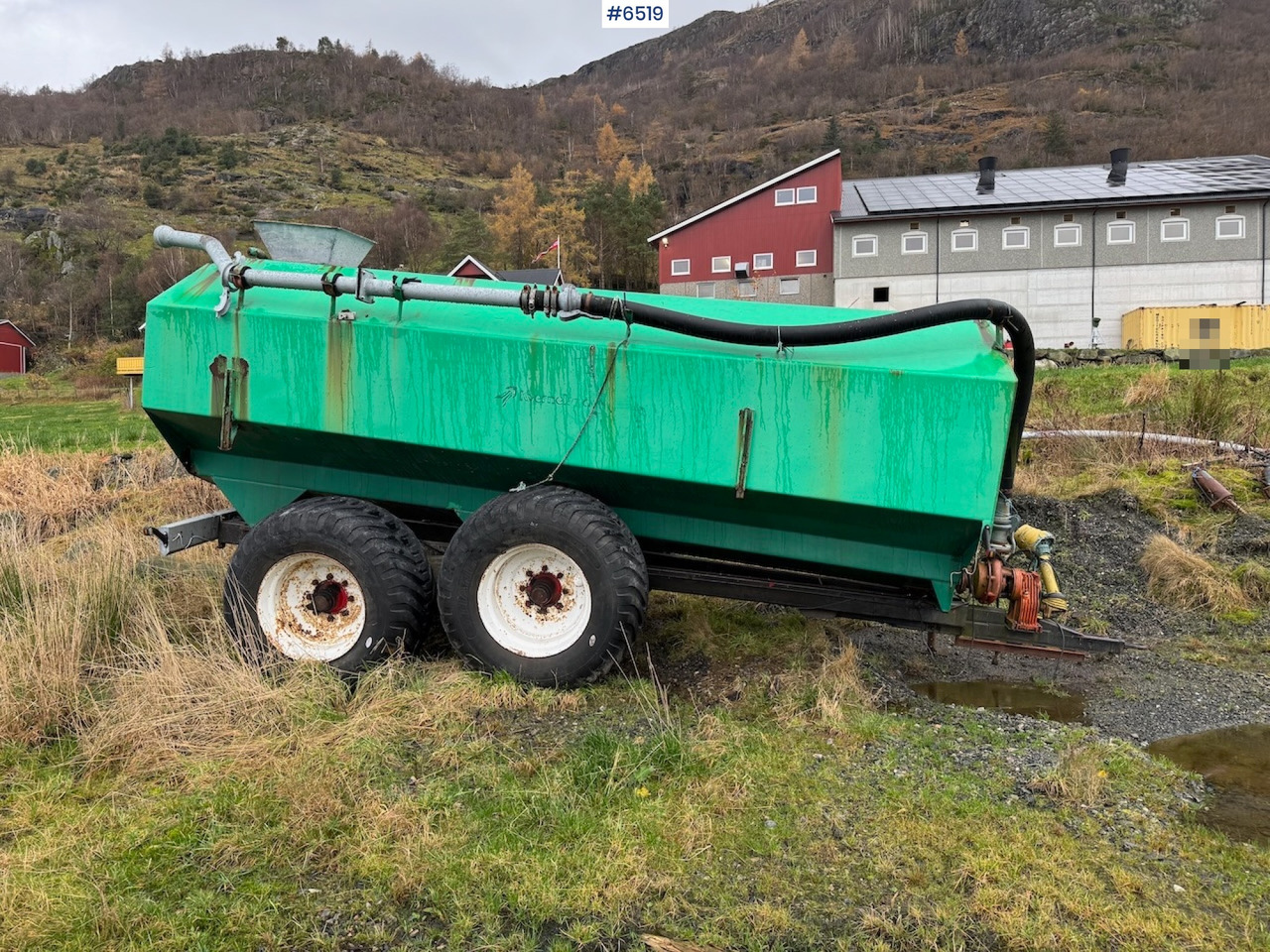 1997 Moi Guffen 15,000 liters w/ cannon. - Szippantó tartálykocsi: 5 kép. 1997 Moi Guffen 15,000 liters w/ cannon. - Szippantó tartálykocsi: 5 kép.