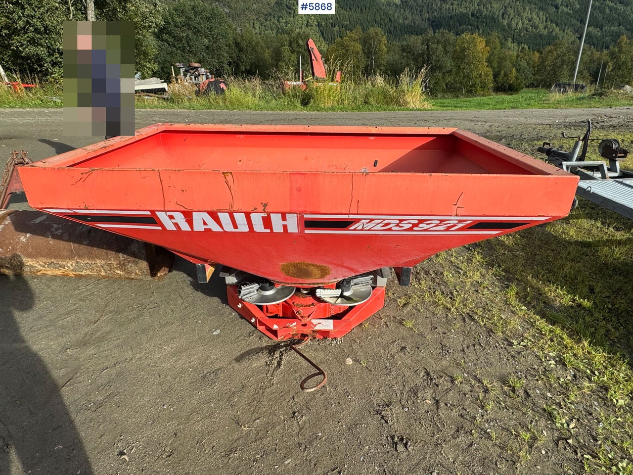1997 Rauch MDS 921 Fertilizer spreader, partial repair project - Műtrágyaszóró: 1 kép. 1997 Rauch MDS 921 Fertilizer spreader, partial repair project - Műtrágyaszóró: 1 kép.