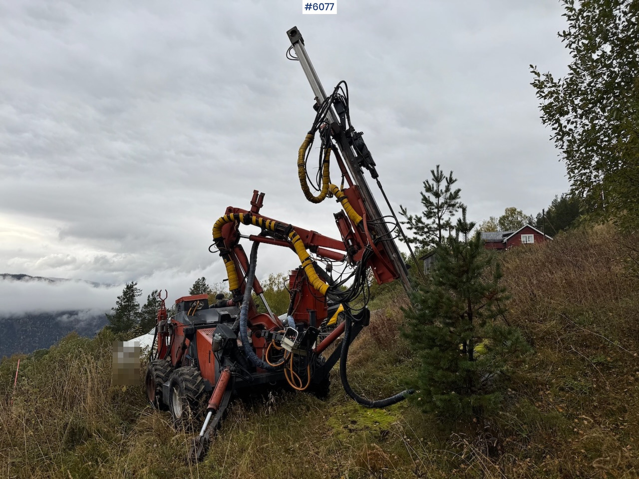 1997 Tamrock Commando 300 - Fúrógép: 4 kép. 1997 Tamrock Commando 300 - Fúrógép: 4 kép.