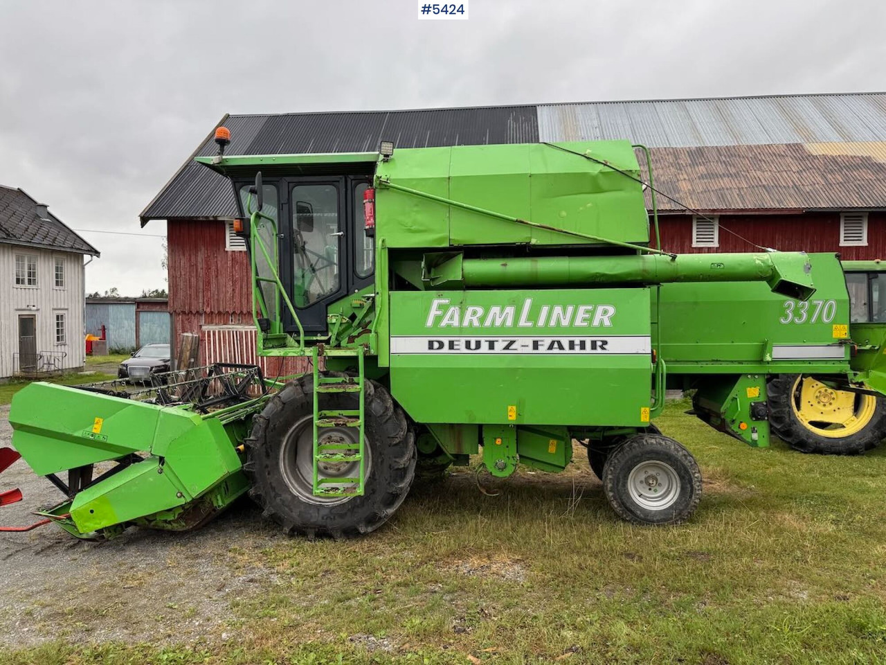 1998 Deutz Fahr FarmLiner 3370 - Kombájn: 2 kép. 1998 Deutz Fahr FarmLiner 3370 - Kombájn: 2 kép.