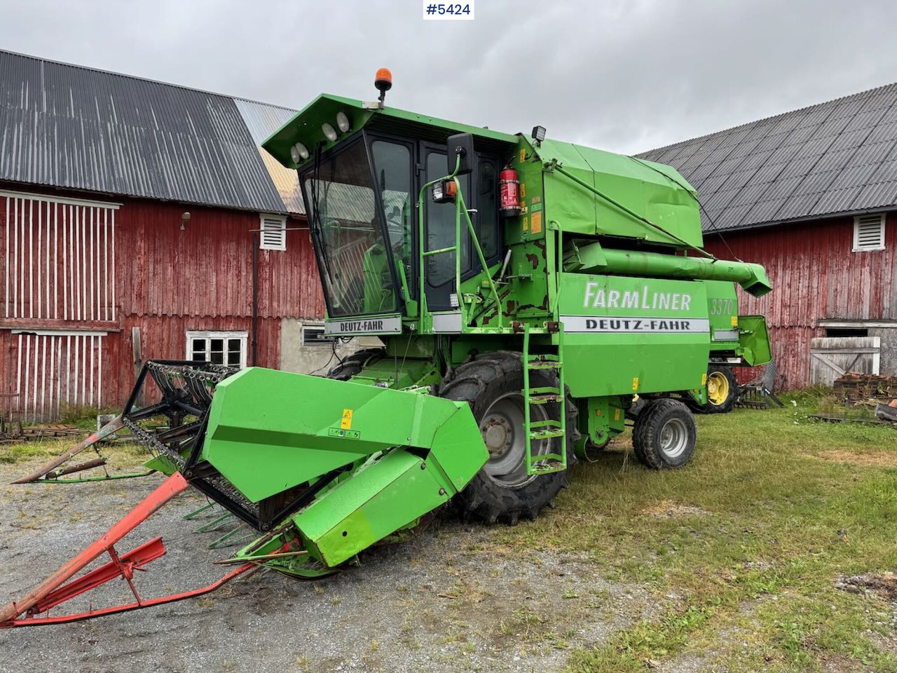 1998 Deutz Fahr FarmLiner 3370 - Kombájn: 1 kép. 1998 Deutz Fahr FarmLiner 3370 - Kombájn: 1 kép.