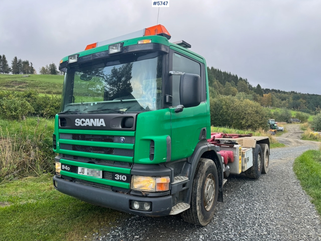 1998 Scania 94D 310 Hook‑truck - Horgos rakodó teherautó: 1 kép. 1998 Scania 94D 310 Hook‑truck - Horgos rakodó teherautó: 1 kép.