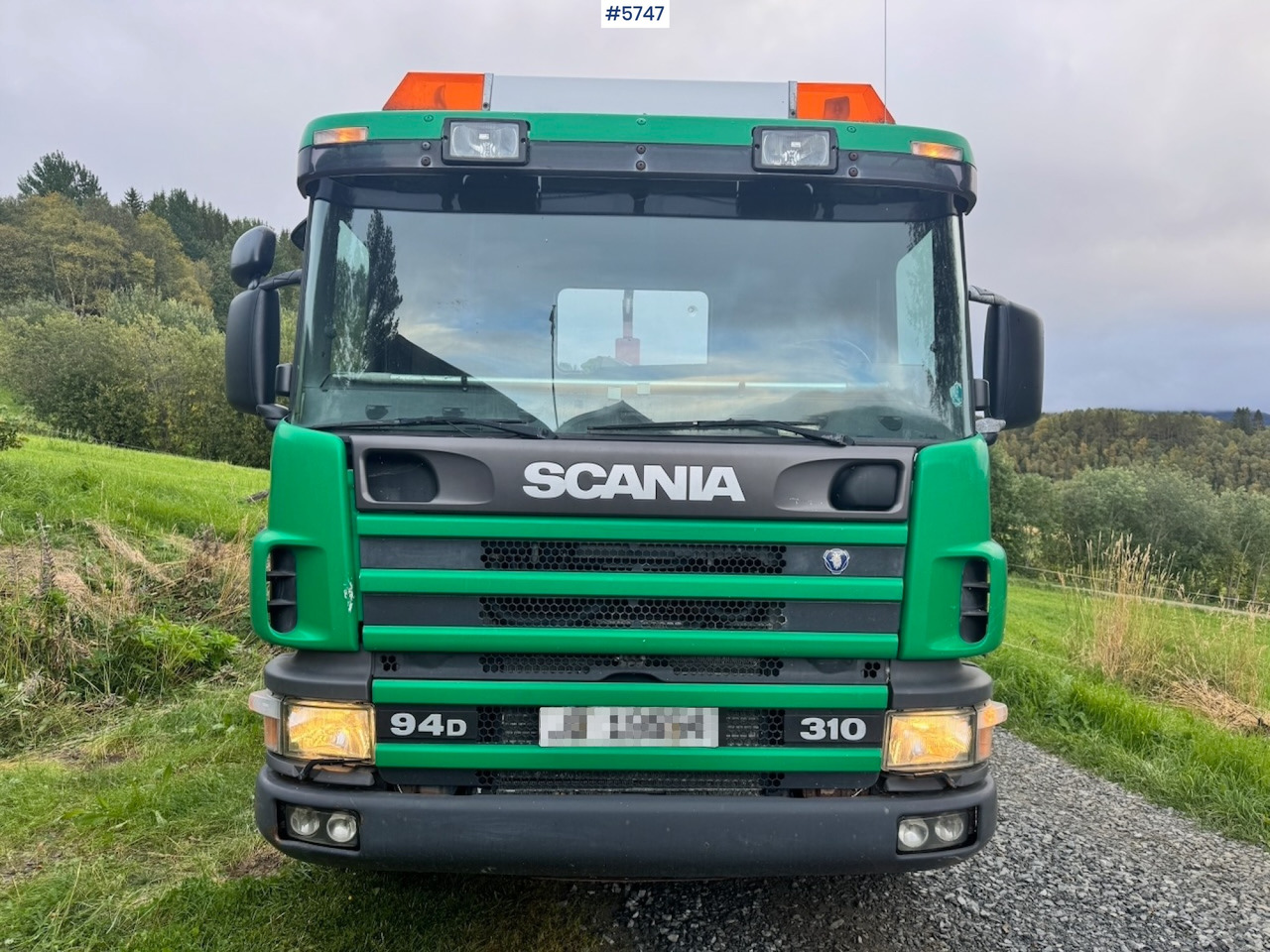 1998 Scania 94D 310 Hook‑truck - Horgos rakodó teherautó: 4 kép. 1998 Scania 94D 310 Hook‑truck - Horgos rakodó teherautó: 4 kép.