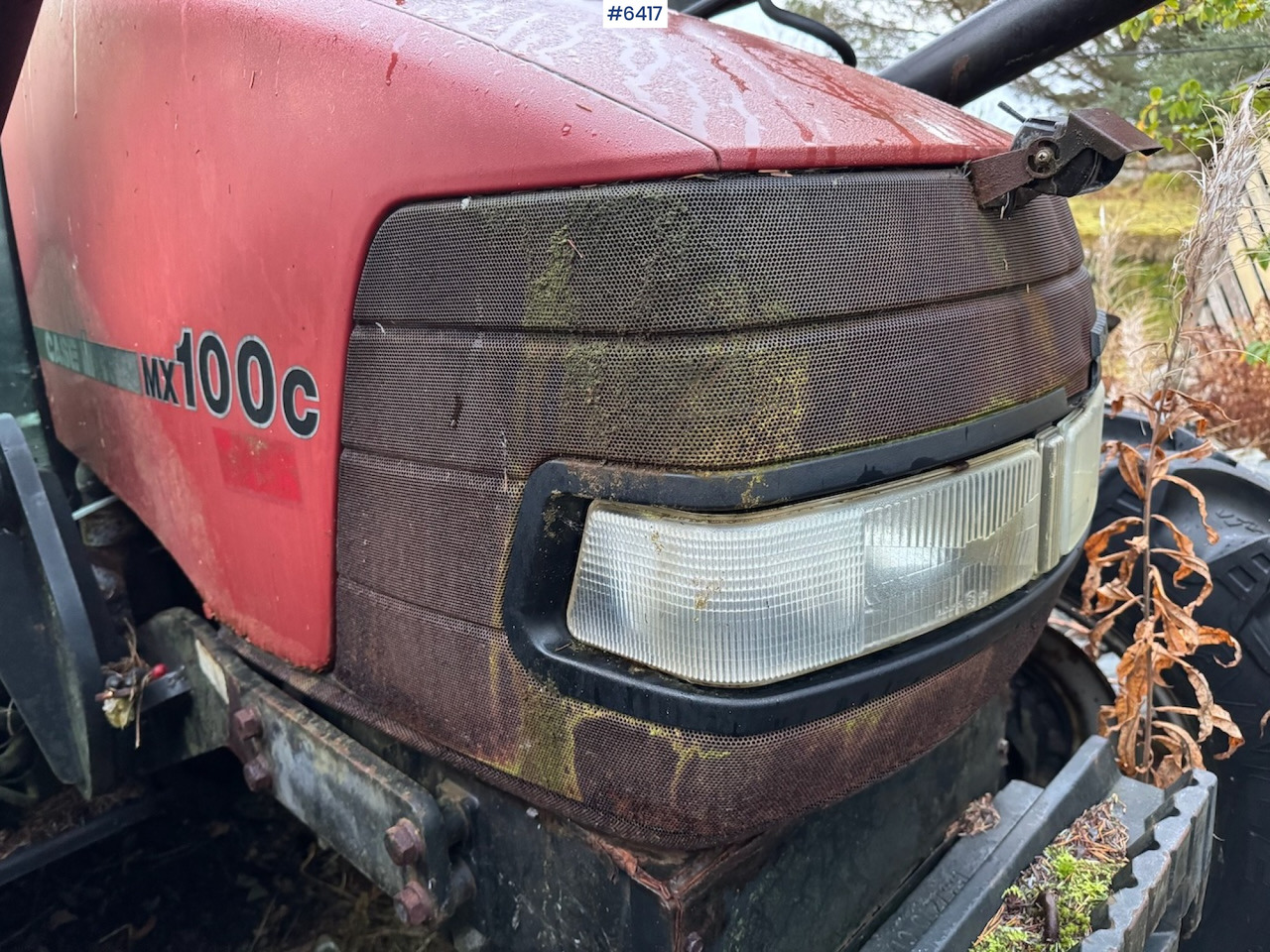 1999 Case IH Maxxum MX 100C w/ front loader, bucket and blade. Repair object. - Traktor: 3 kép. 1999 Case IH Maxxum MX 100C w/ front loader, bucket and blade. Repair object. - Traktor: 3 kép.