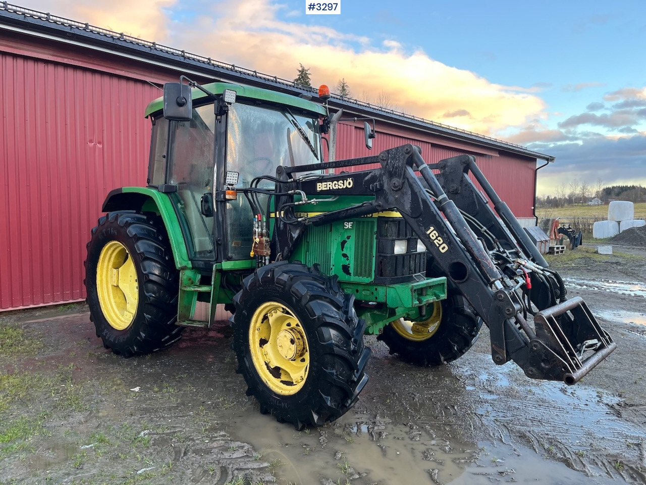 1999 John Deere 6210 SE with Front Loader - Traktor: 4 kép. 1999 John Deere 6210 SE with Front Loader - Traktor: 4 kép.