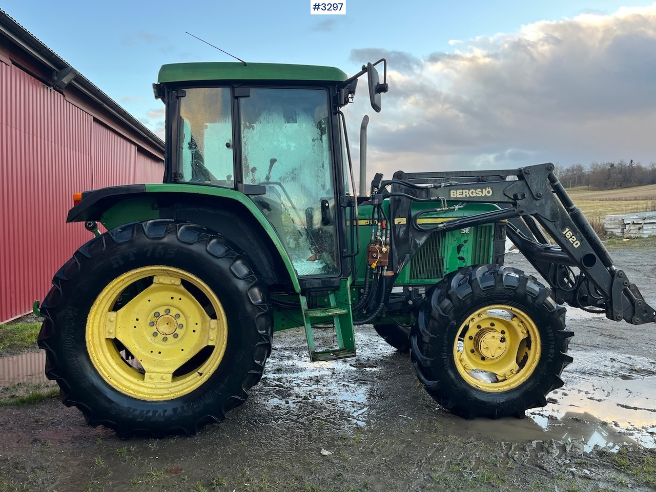 1999 John Deere 6210 SE with Front Loader - Traktor: 5 kép. 1999 John Deere 6210 SE with Front Loader - Traktor: 5 kép.