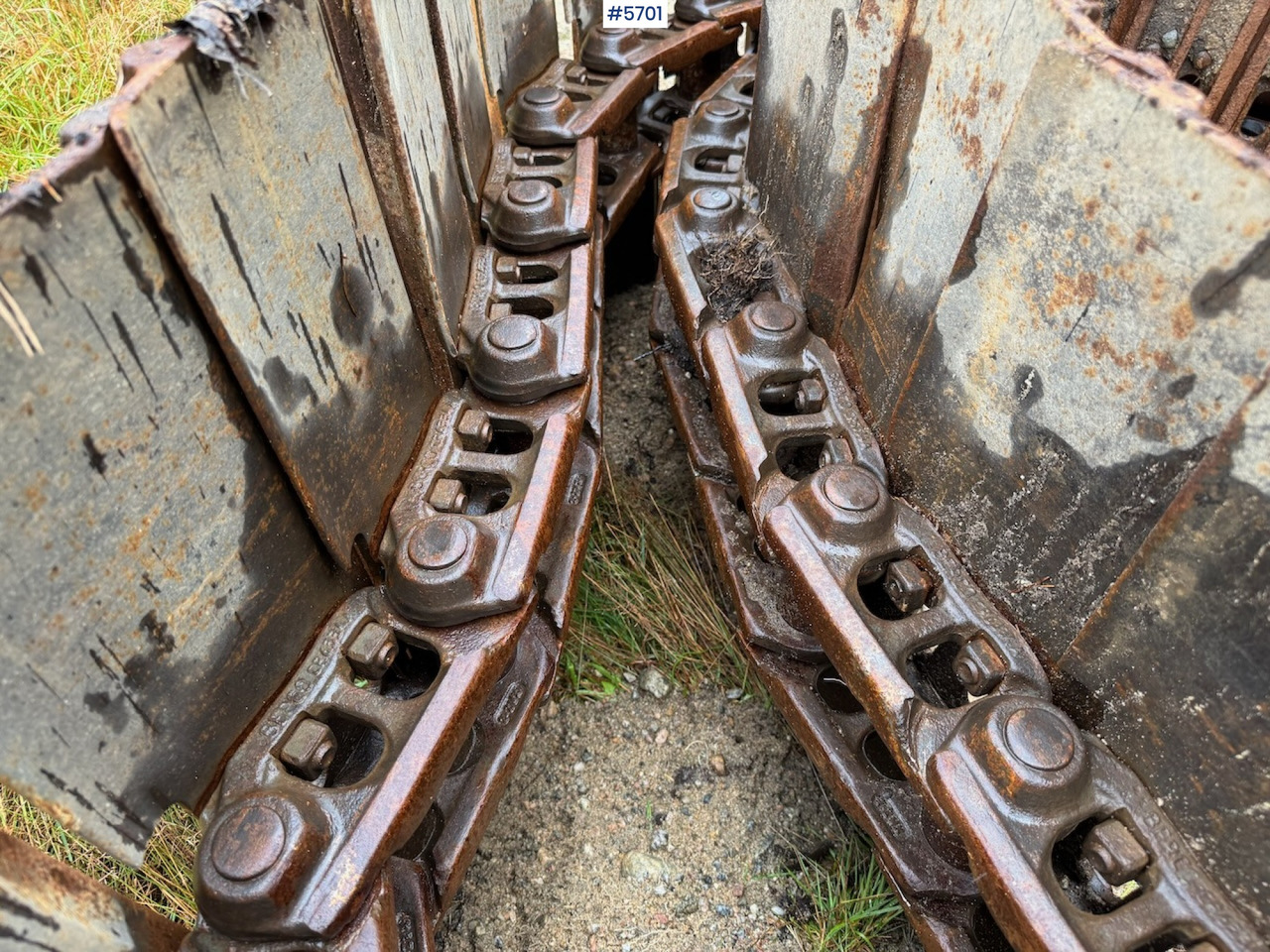 2 Excavator belts - Lánctalp - Kotrógép: 4 kép. 2 Excavator belts - Lánctalp - Kotrógép: 4 kép.