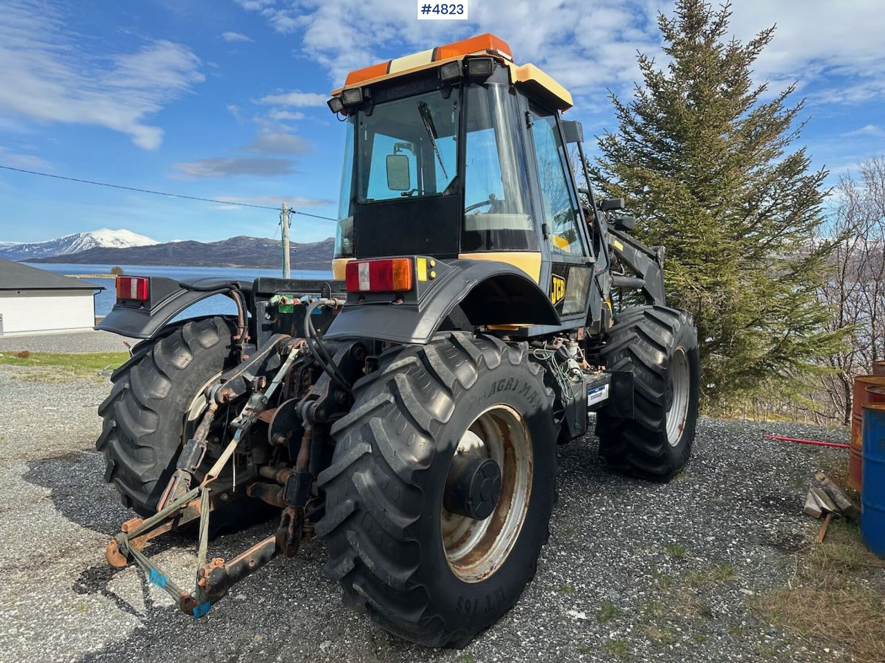 2000 JCB Fastrac 4x4 tractor w/ loader, 2 new tires, gravel bucket or snow bucket. WATCH VIDEO. - Traktor: 5 kép. 2000 JCB Fastrac 4x4 tractor w/ loader, 2 new tires, gravel bucket or snow bucket. WATCH VIDEO. - Traktor: 5 kép.