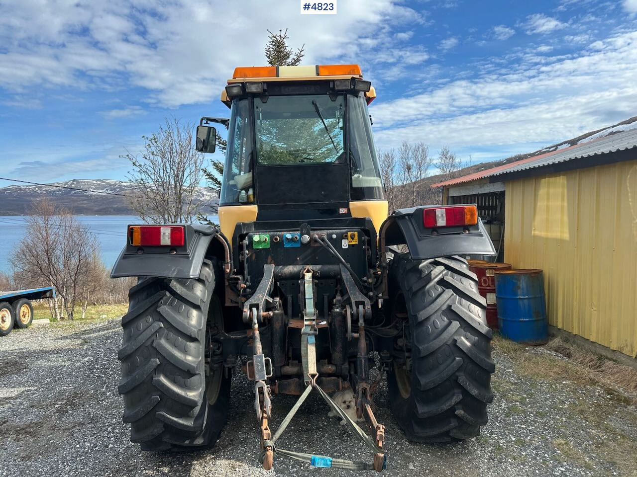 2000 JCB Fastrac 4x4 tractor w/ loader, 2 new tires, gravel bucket or snow bucket. WATCH VIDEO. - Traktor: 4 kép. 2000 JCB Fastrac 4x4 tractor w/ loader, 2 new tires, gravel bucket or snow bucket. WATCH VIDEO. - Traktor: 4 kép.