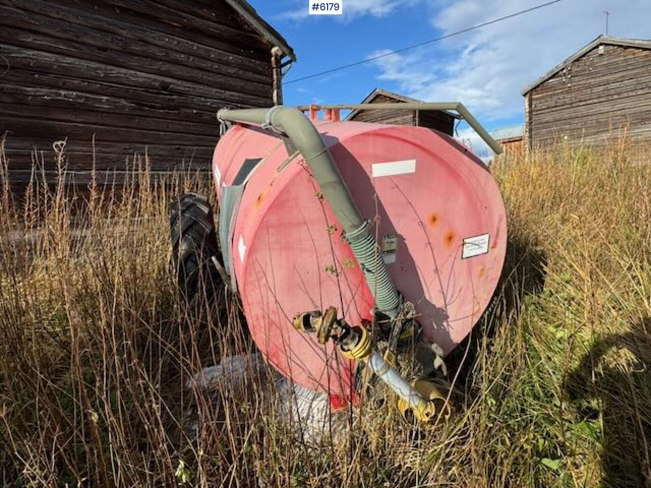 2001 GBS 60 manure spreader. Repair project - Szippantó tartálykocsi: 2 kép. 2001 GBS 60 manure spreader. Repair project - Szippantó tartálykocsi: 2 kép.