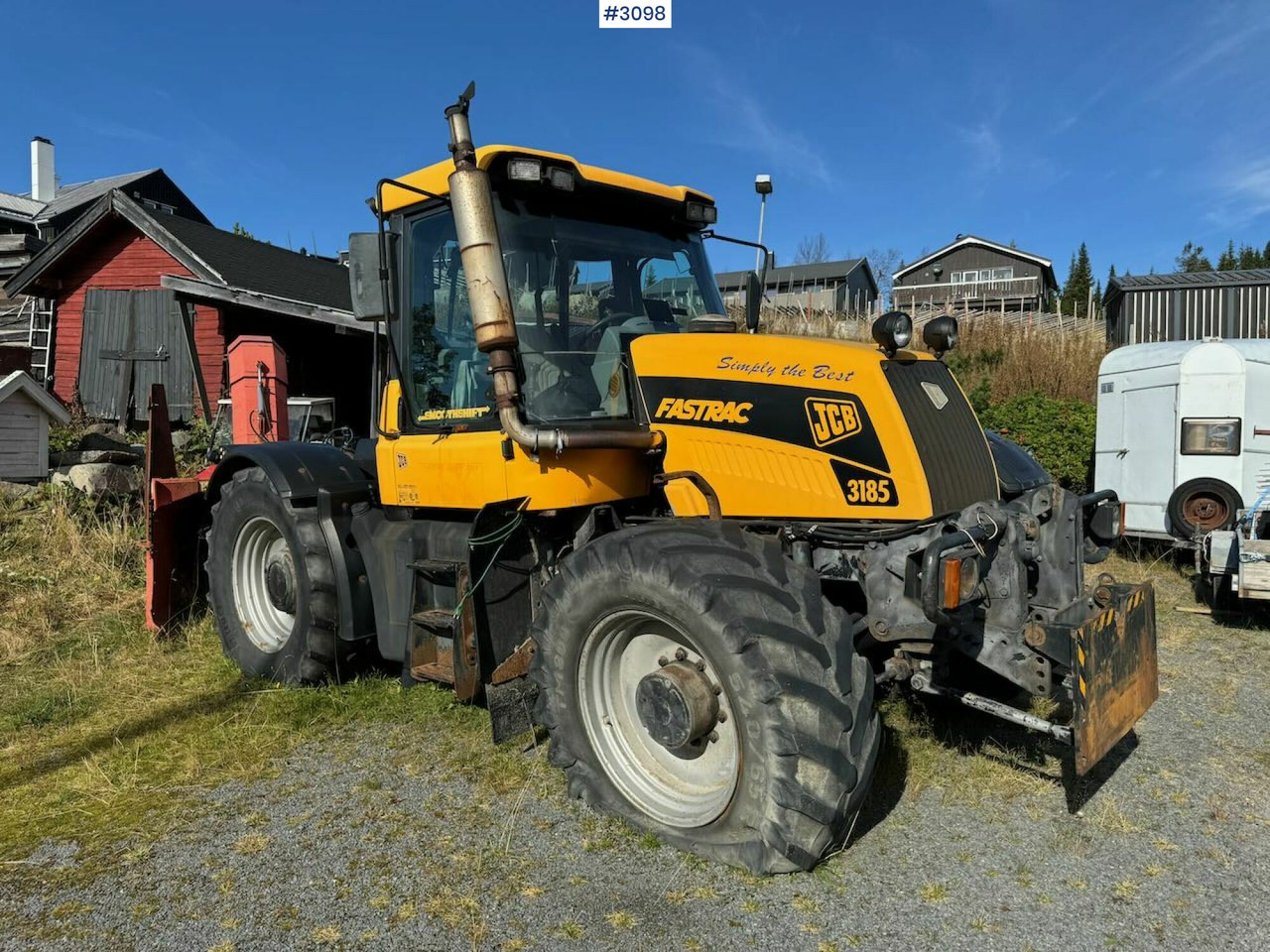 2001 JCB Fastrac 3185 4x4. The plow rigged and two sets of tires. - Traktor: 3 kép. 2001 JCB Fastrac 3185 4x4. The plow rigged and two sets of tires. - Traktor: 3 kép.