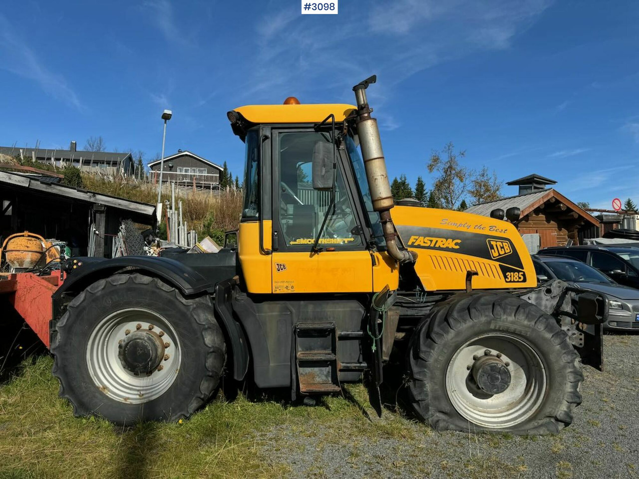 2001 JCB Fastrac 3185 4x4. The plow rigged and two sets of tires. - Traktor: 4 kép. 2001 JCB Fastrac 3185 4x4. The plow rigged and two sets of tires. - Traktor: 4 kép.