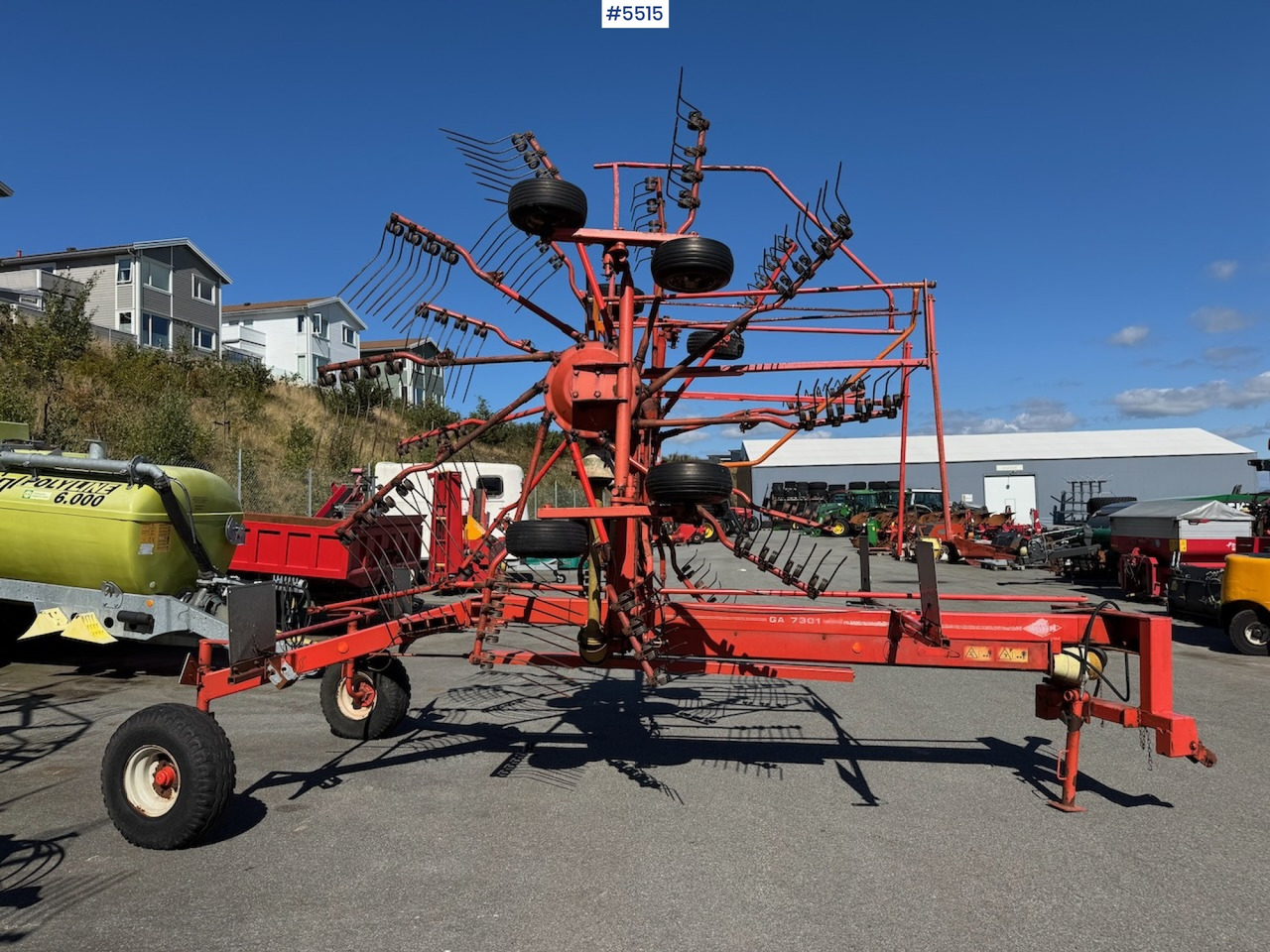 2002 Kuhn GA 7301 Collecting rake - Szálastakarmány betakarítás gépei: 2 kép. 2002 Kuhn GA 7301 Collecting rake - Szálastakarmány betakarítás gépei: 2 kép.