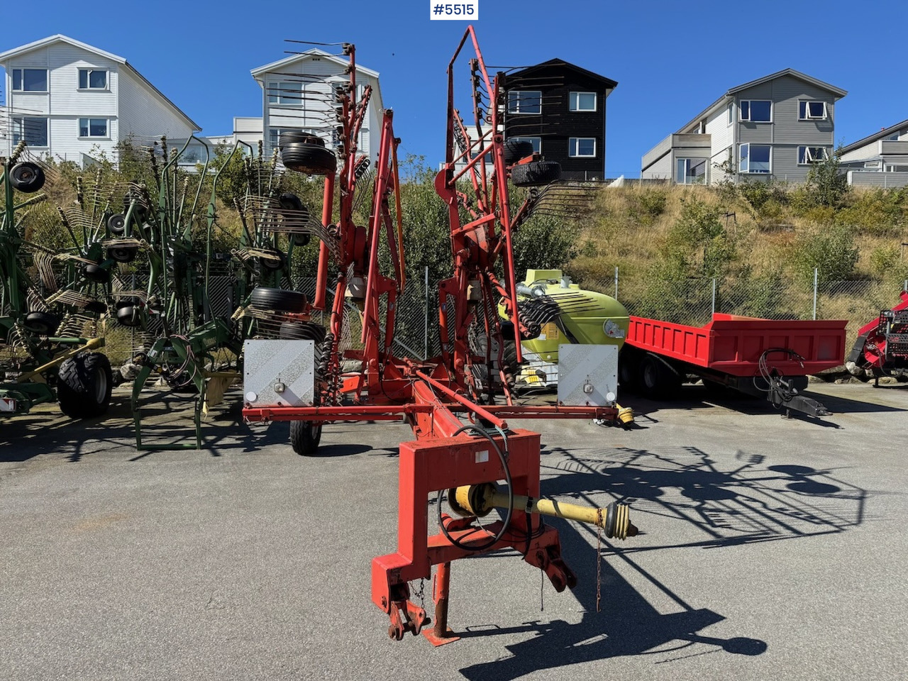 2002 Kuhn GA 7301 Collecting rake - Szálastakarmány betakarítás gépei: 4 kép. 2002 Kuhn GA 7301 Collecting rake - Szálastakarmány betakarítás gépei: 4 kép.