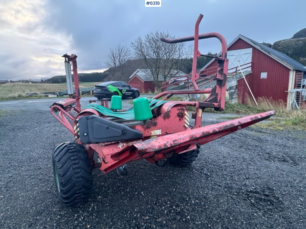 2002 Kverneland UN 7515 round bale wrapper - Szálastakarmány betakarítás gépei: 3 kép. 2002 Kverneland UN 7515 round bale wrapper - Szálastakarmány betakarítás gépei: 3 kép.