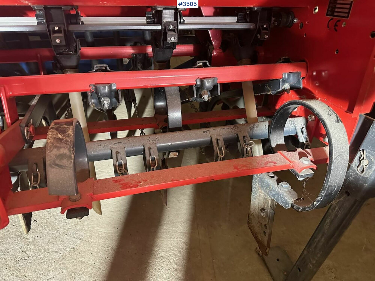 2002 Tume KL 2500 seeder - Szálastakarmány betakarítás gépei: 2 kép. 2002 Tume KL 2500 seeder - Szálastakarmány betakarítás gépei: 2 kép.