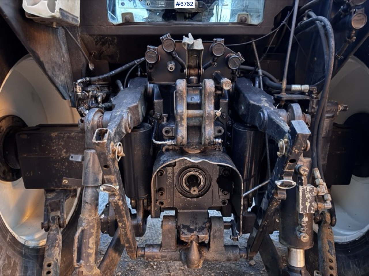 2002 Valtra 6850 Tractor with front hydraulics! See video. lízing 2002 Valtra 6850 Tractor with front hydraulics! See video.: 32 kép.