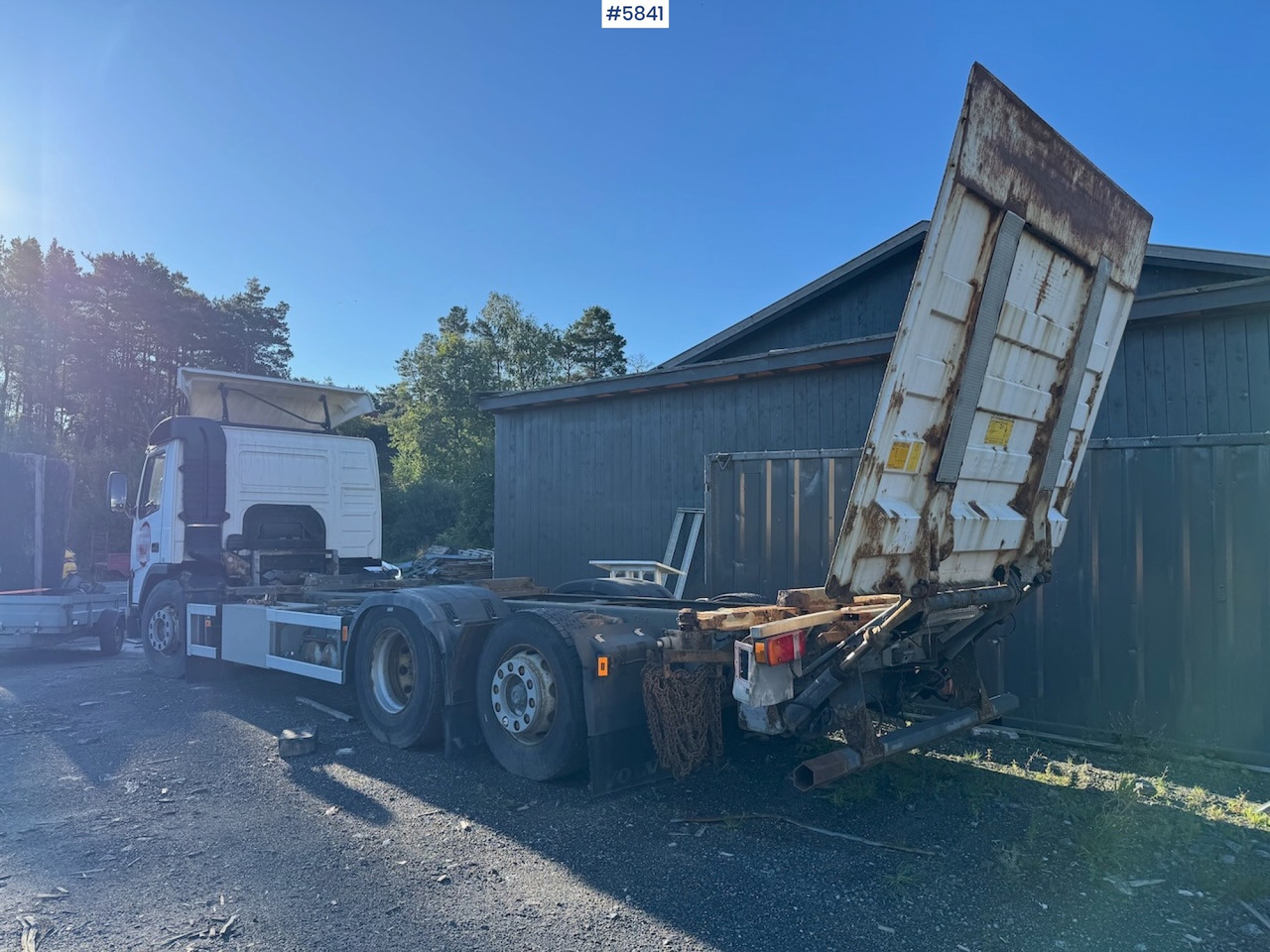 2002 Volvo FM 6x2. - Cserefelépítményes teherautó: 5 kép. 2002 Volvo FM 6x2. - Cserefelépítményes teherautó: 5 kép.