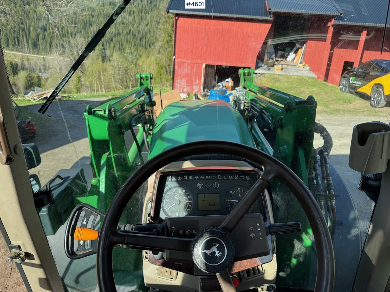 Traktor 2003 John Deere 6620 w/front loader: 9 kép.
