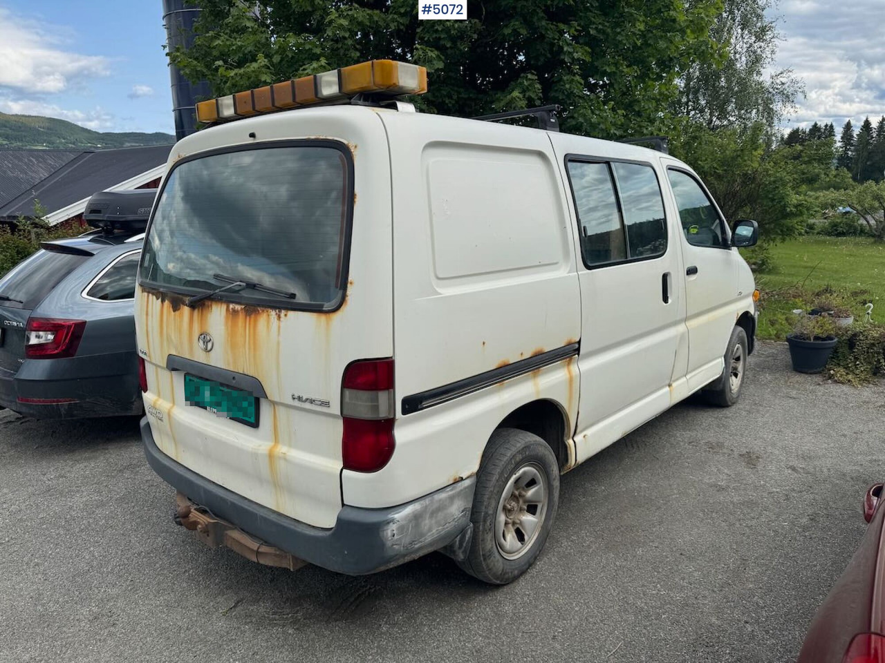 2003 Toyota Hiace 4wd - Furgon: 4 kép. 2003 Toyota Hiace 4wd - Furgon: 4 kép.