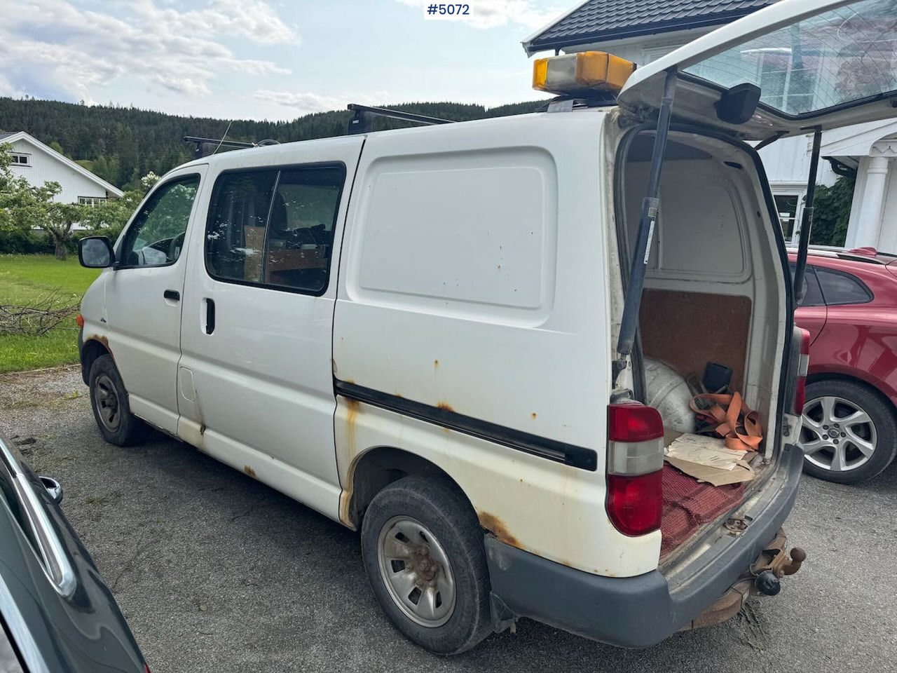 2003 Toyota Hiace 4wd - Furgon: 3 kép. 2003 Toyota Hiace 4wd - Furgon: 3 kép.