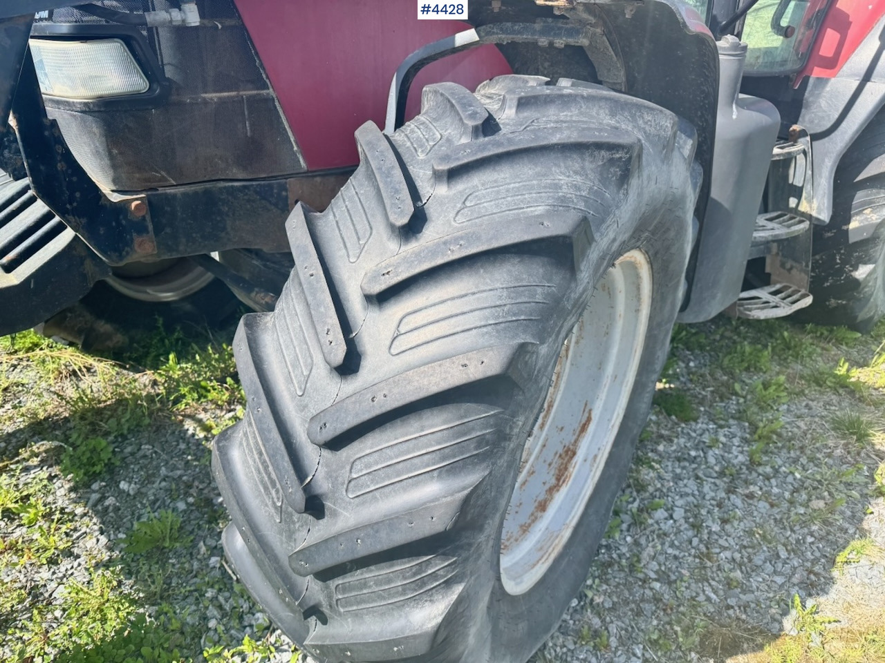 2004 Case MXU 135 4x4 w/ Front Loader. - Traktor: 3 kép. 2004 Case MXU 135 4x4 w/ Front Loader. - Traktor: 3 kép.