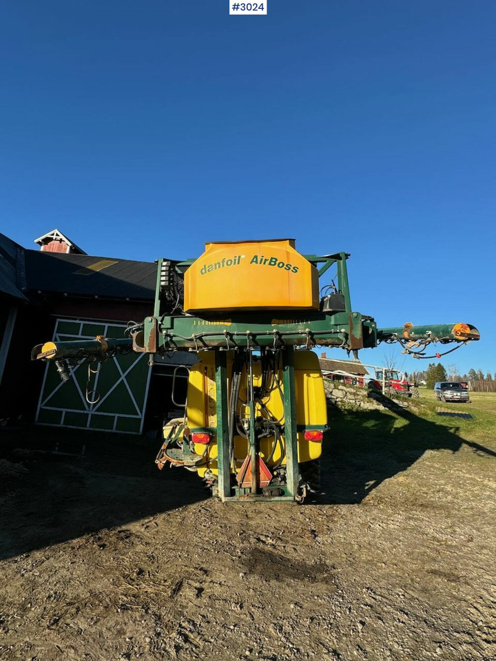 2005 Danfoil field sprayer - Függesztett permetező: 1 kép. 2005 Danfoil field sprayer - Függesztett permetező: 1 kép.