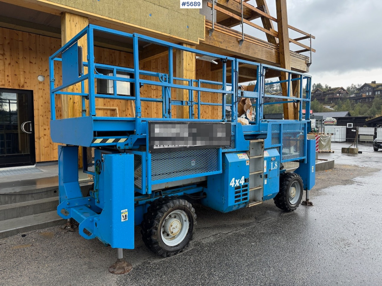 2005 Genie GS-3384 Scissor Lift - Ollós emelő: 1 kép. 2005 Genie GS-3384 Scissor Lift - Ollós emelő: 1 kép.