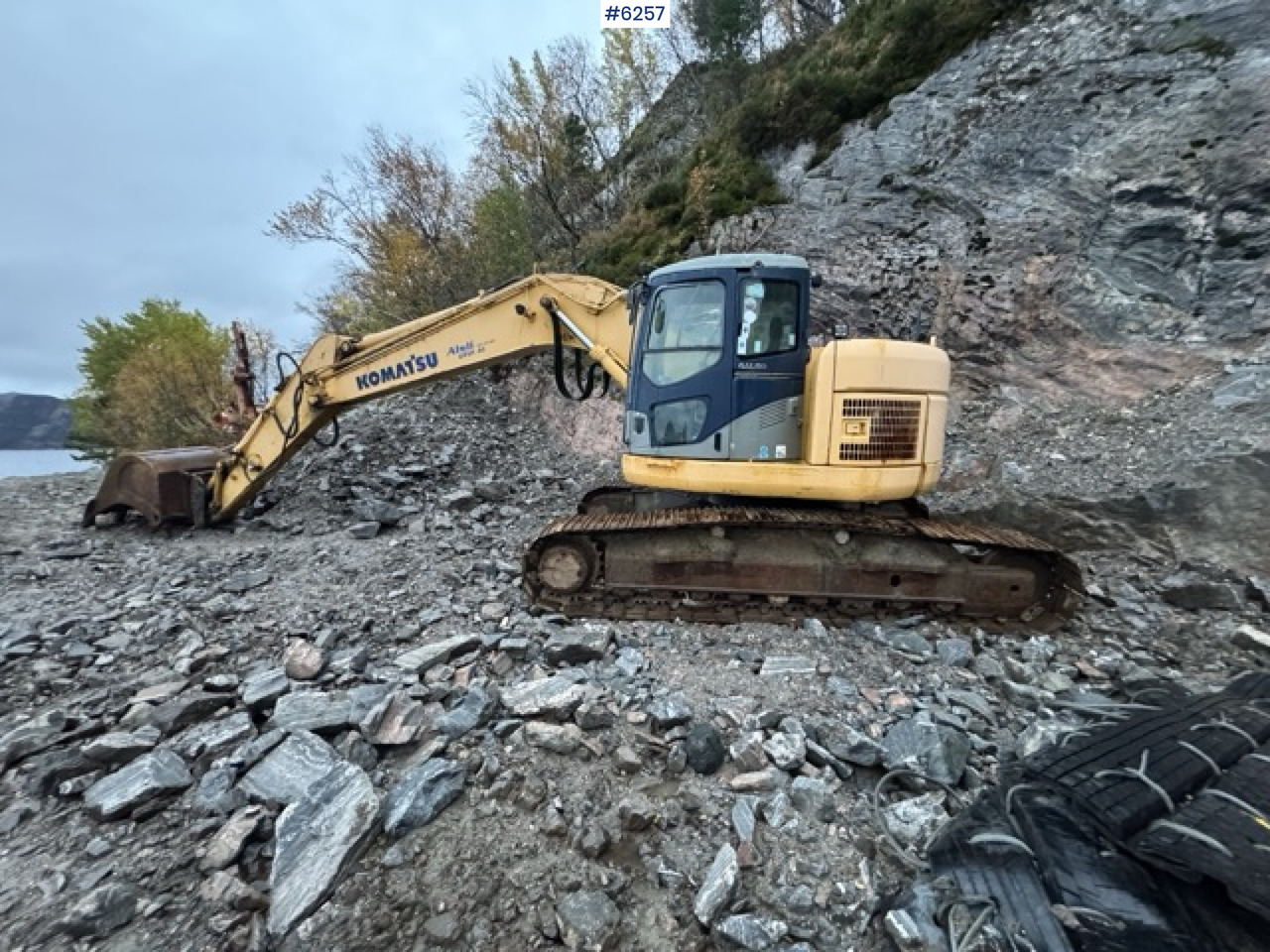 2005 Komatsu PC228 USLC-3K with Digging Bucket – SEE VIDEO! - Kotrógép: 1 kép. 2005 Komatsu PC228 USLC-3K with Digging Bucket – SEE VIDEO! - Kotrógép: 1 kép.