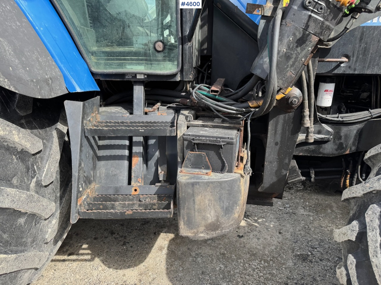 2005 New Holland TM190 w/front loader - Traktor: 2 kép. 2005 New Holland TM190 w/front loader - Traktor: 2 kép.