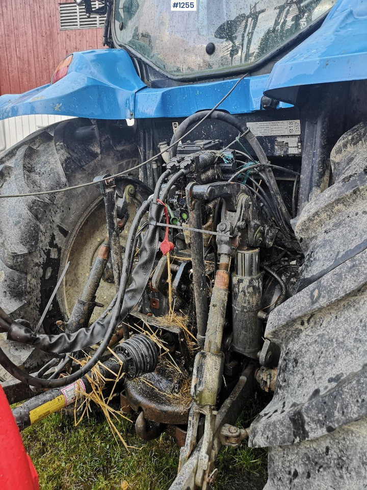 Traktor 2005 New Holland TS110A: 9 kép. Traktor 2005 New Holland TS110A: 9 kép.