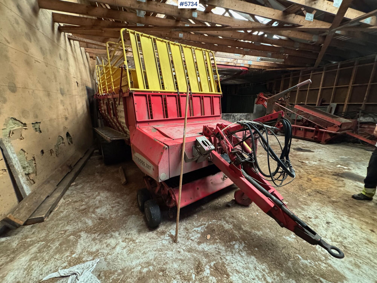 2005 Pottinger Euroboss 330t supermatic - Szálastakarmány betakarítás gépei: 4 kép. 2005 Pottinger Euroboss 330t supermatic - Szálastakarmány betakarítás gépei: 4 kép.