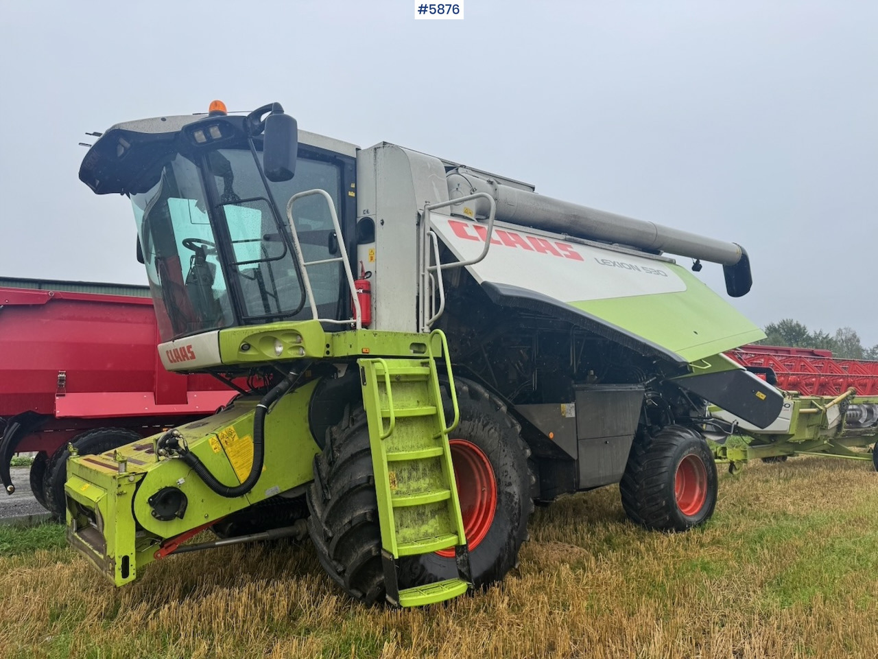 2006 Claas Lexion 530 combine harvester. 1,000 hours. - Kombájn: 2 kép. 2006 Claas Lexion 530 combine harvester. 1,000 hours. - Kombájn: 2 kép.