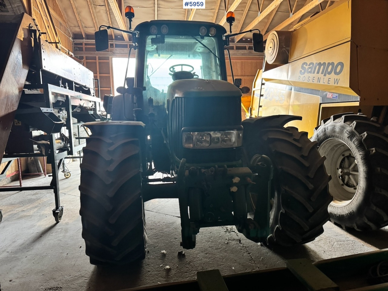 2007 John Deere 6930 w/ Front loader, hydraulics and Front PTO. Rep object. - Traktor: 3 kép. 2007 John Deere 6930 w/ Front loader, hydraulics and Front PTO. Rep object. - Traktor: 3 kép.
