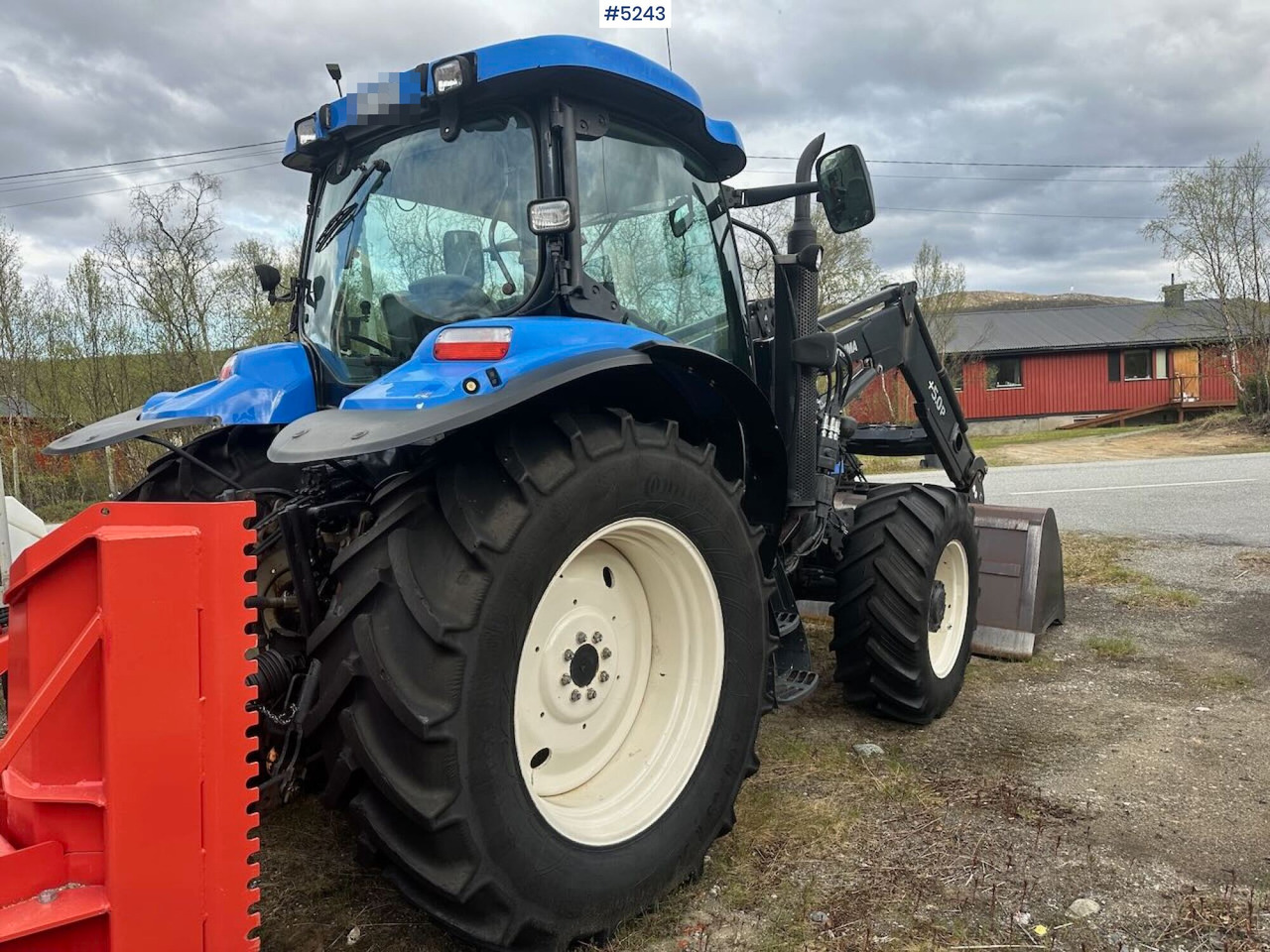 2007 New Holland TS135 4x4 tractor w/ front loader. WATCH VIDEO. - Traktor: 5 kép. 2007 New Holland TS135 4x4 tractor w/ front loader. WATCH VIDEO. - Traktor: 5 kép.