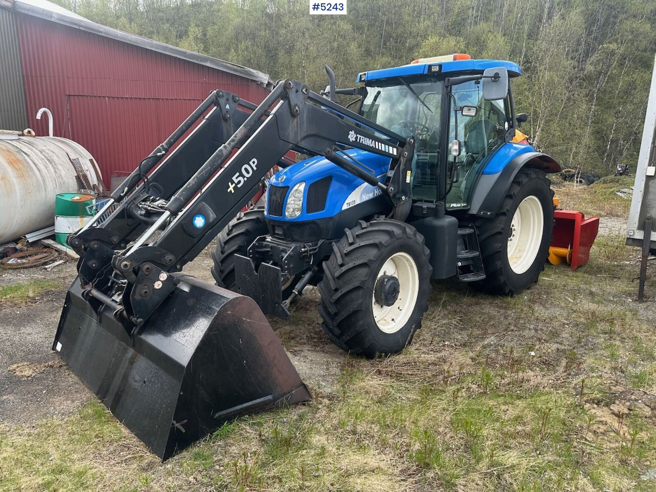 2007 New Holland TS135 4x4 tractor w/ front loader. WATCH VIDEO. - Traktor: 1 kép. 2007 New Holland TS135 4x4 tractor w/ front loader. WATCH VIDEO. - Traktor: 1 kép.
