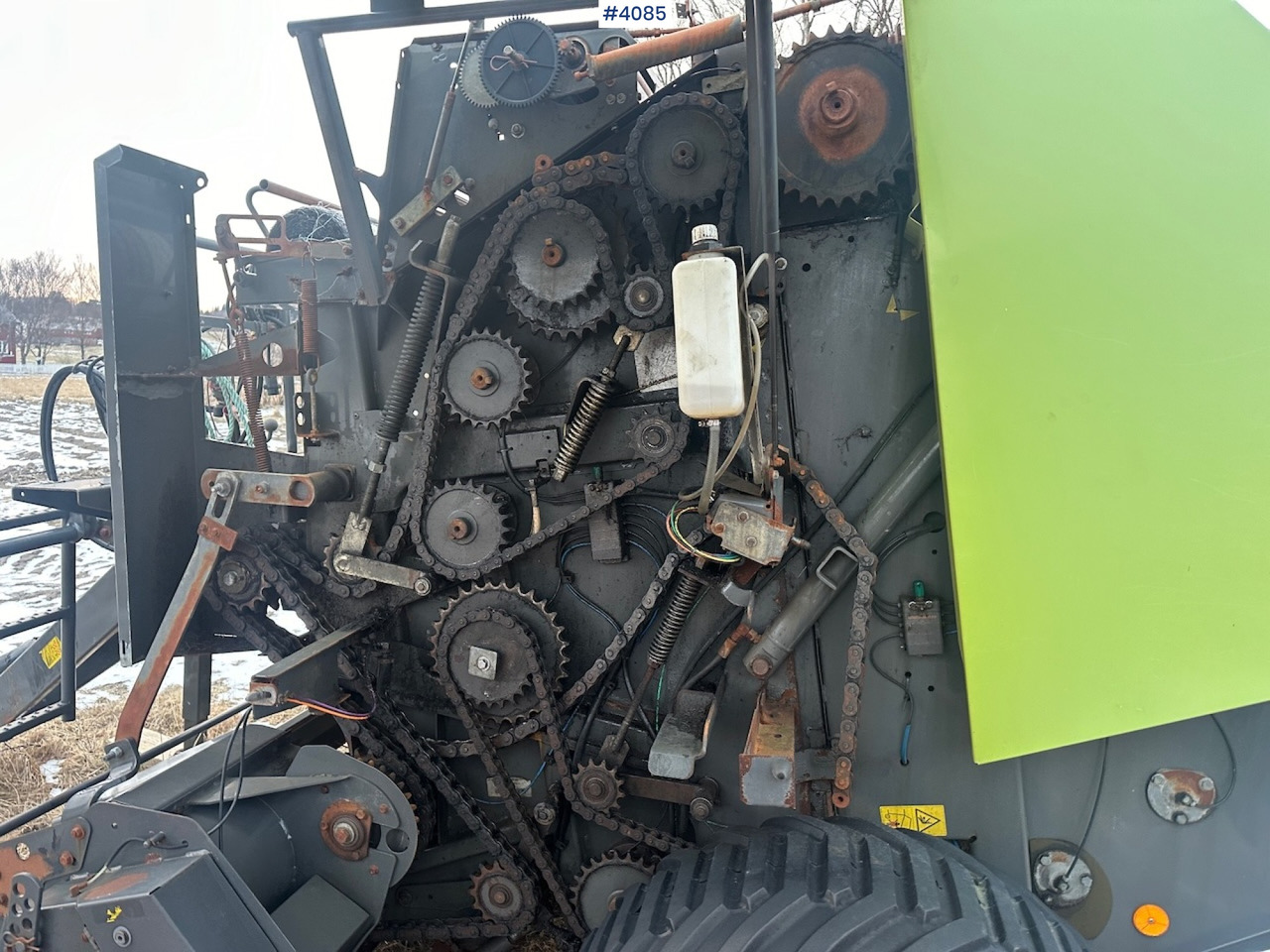Szálastakarmány betakarítás gépei 2008 Claas Rollant 354 Rotocut round baler. small repair object: 23 kép.