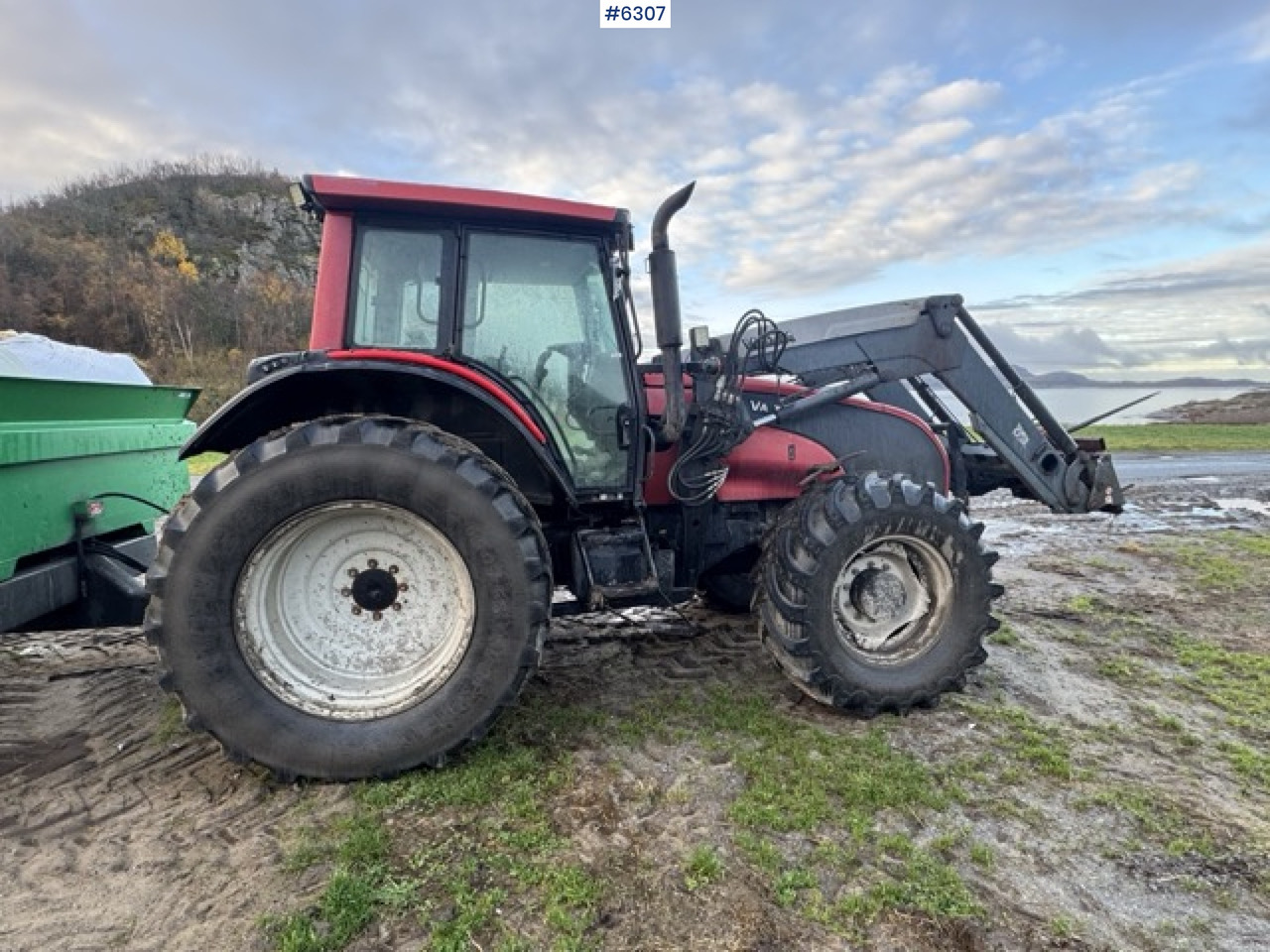 2008 Valtra T190 with front loader and 3rd function. SEE VIDEO! - Traktor: 5 kép. 2008 Valtra T190 with front loader and 3rd function. SEE VIDEO! - Traktor: 5 kép.