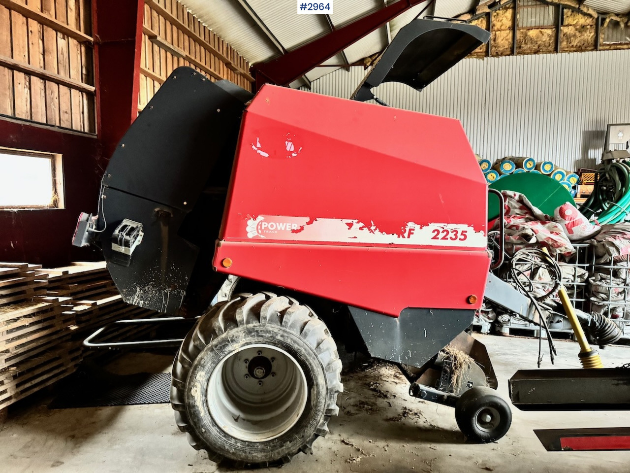 2008 Vicon RF2235 Round baler - Szálastakarmány betakarítás gépei: 4 kép. 2008 Vicon RF2235 Round baler - Szálastakarmány betakarítás gépei: 4 kép.