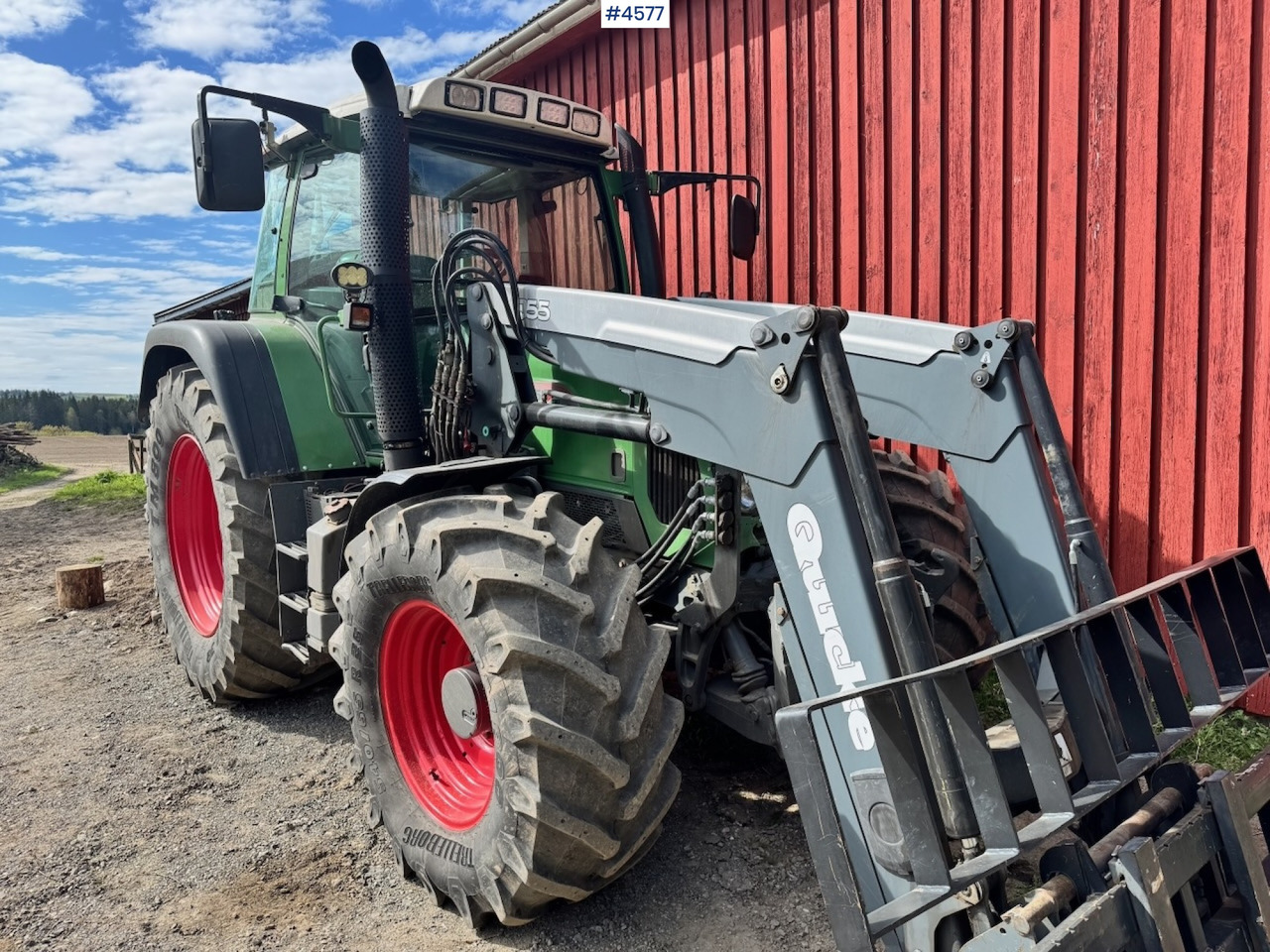 2009 Fendt 415 Vario 4x4 w/ Front hydraulics and Front loader. - Traktor: 2 kép. 2009 Fendt 415 Vario 4x4 w/ Front hydraulics and Front loader. - Traktor: 2 kép.