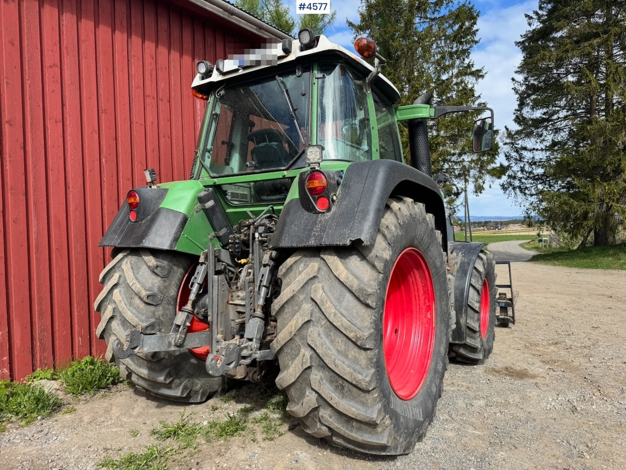 2009 Fendt 415 Vario 4x4 w/ Front hydraulics and Front loader. - Traktor: 5 kép. 2009 Fendt 415 Vario 4x4 w/ Front hydraulics and Front loader. - Traktor: 5 kép.