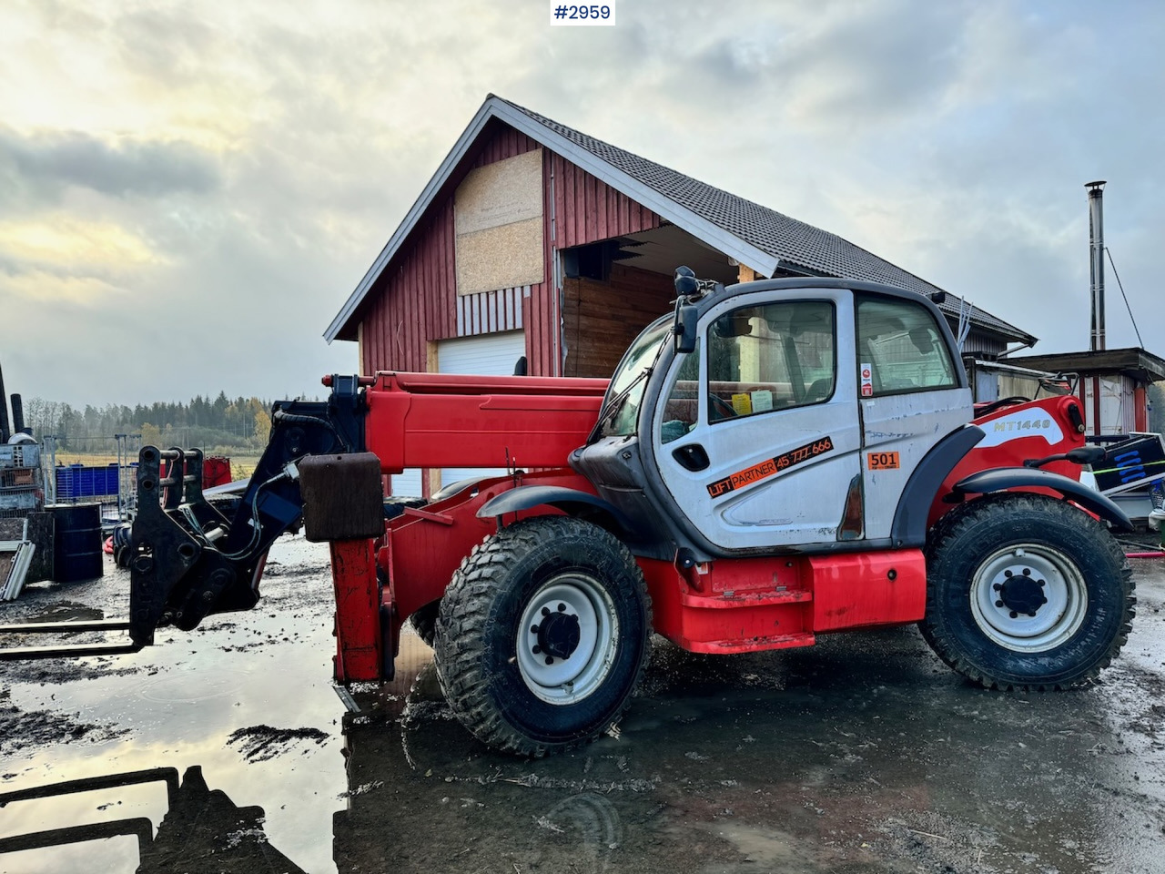 2009 Manitou MT 1440 Telescopic truck w/ Bucket, Pallet forks and Lifting jib - Traktor: 2 kép. 2009 Manitou MT 1440 Telescopic truck w/ Bucket, Pallet forks and Lifting jib - Traktor: 2 kép.