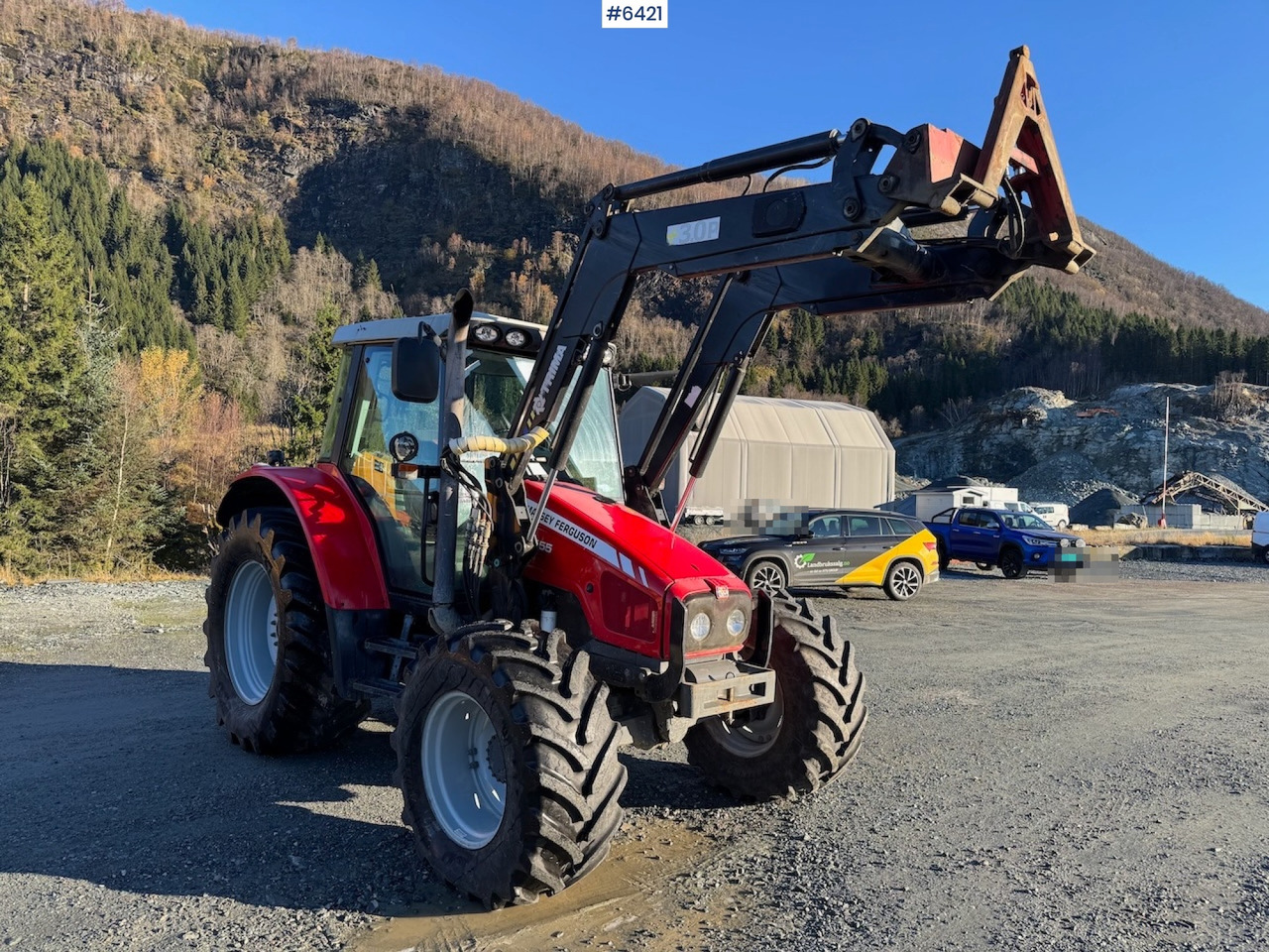 2009 Massey Ferguson 6455 Dyna-6 w/ front loader. - Traktor: 2 kép. 2009 Massey Ferguson 6455 Dyna-6 w/ front loader. - Traktor: 2 kép.