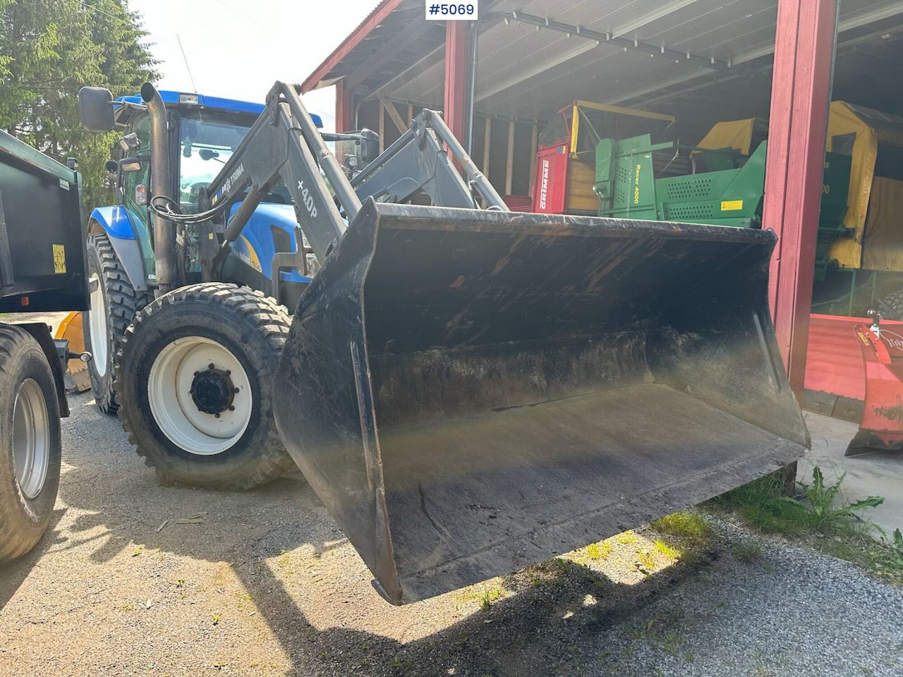 2009 New Holland T6040 SS w/ Trima front loader - Traktor: 5 kép. 2009 New Holland T6040 SS w/ Trima front loader - Traktor: 5 kép.