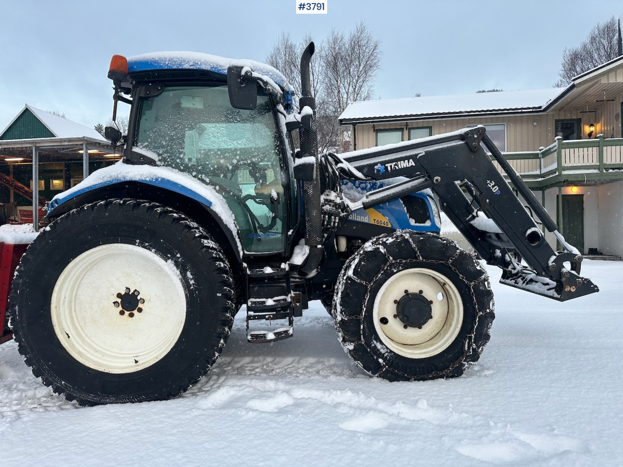 2010 New Holland T6040 4x4 plow rigged tractor w/ Trima +3.0p front loader, brand new chains, snow bucket and Westbjørn snow blower. WATCH VIDEO. - Traktor: 3 kép. 2010 New Holland T6040 4x4 plow rigged tractor w/ Trima +3.0p front loader, brand new chains, snow bucket and Westbjørn snow blower. WATCH VIDEO. - Traktor: 3 kép.