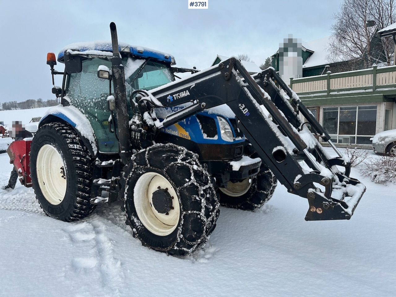 2010 New Holland T6040 4x4 plow rigged tractor w/ Trima +3.0p front loader, brand new chains, snow bucket and Westbjørn snow blower. WATCH VIDEO. - Traktor: 1 kép. 2010 New Holland T6040 4x4 plow rigged tractor w/ Trima +3.0p front loader, brand new chains, snow bucket and Westbjørn snow blower. WATCH VIDEO. - Traktor: 1 kép.