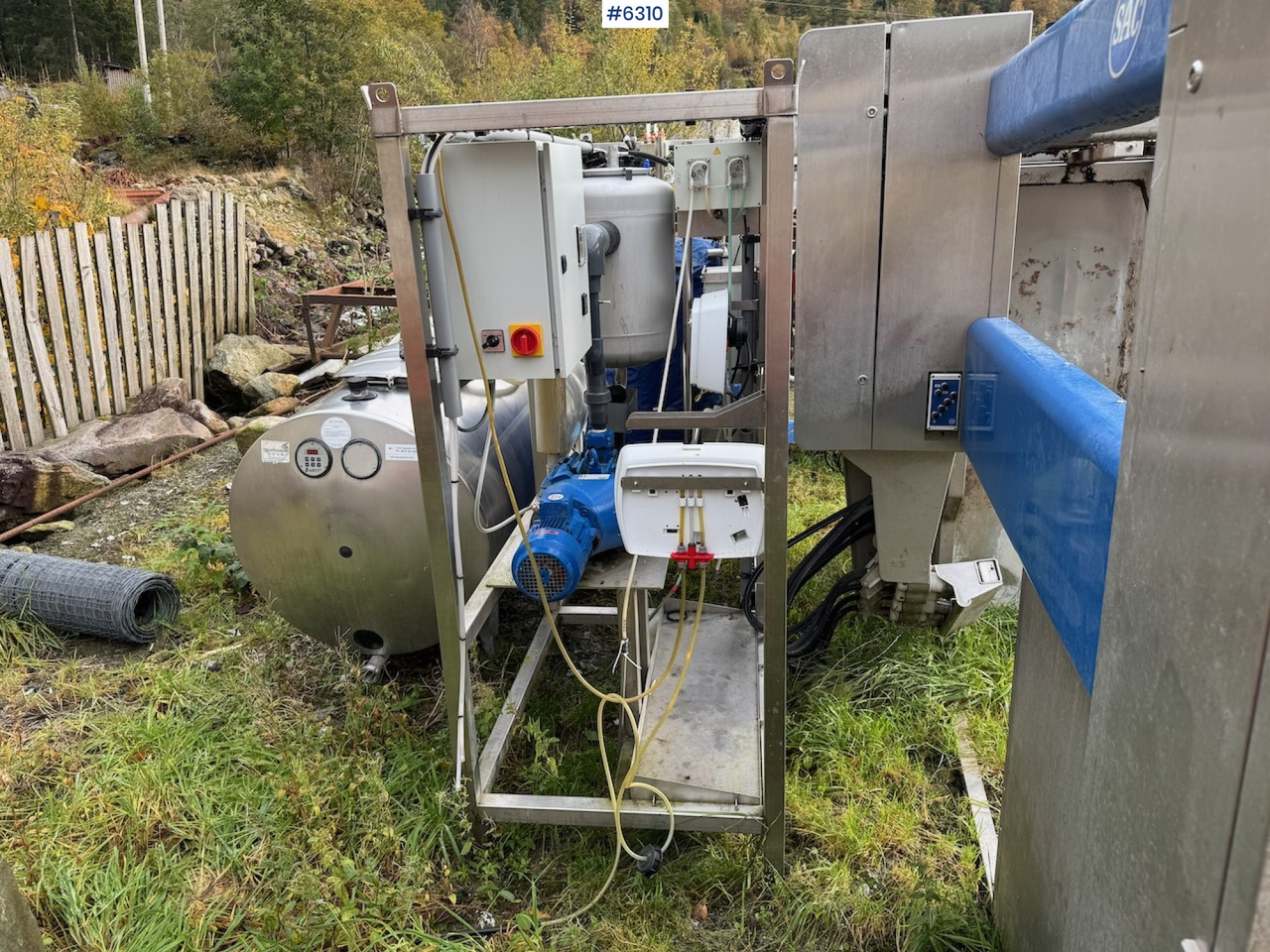 2010 Sac RDS Futureline Mark II Milking Robot. - Fejőberendezés: 3 kép. 2010 Sac RDS Futureline Mark II Milking Robot. - Fejőberendezés: 3 kép.