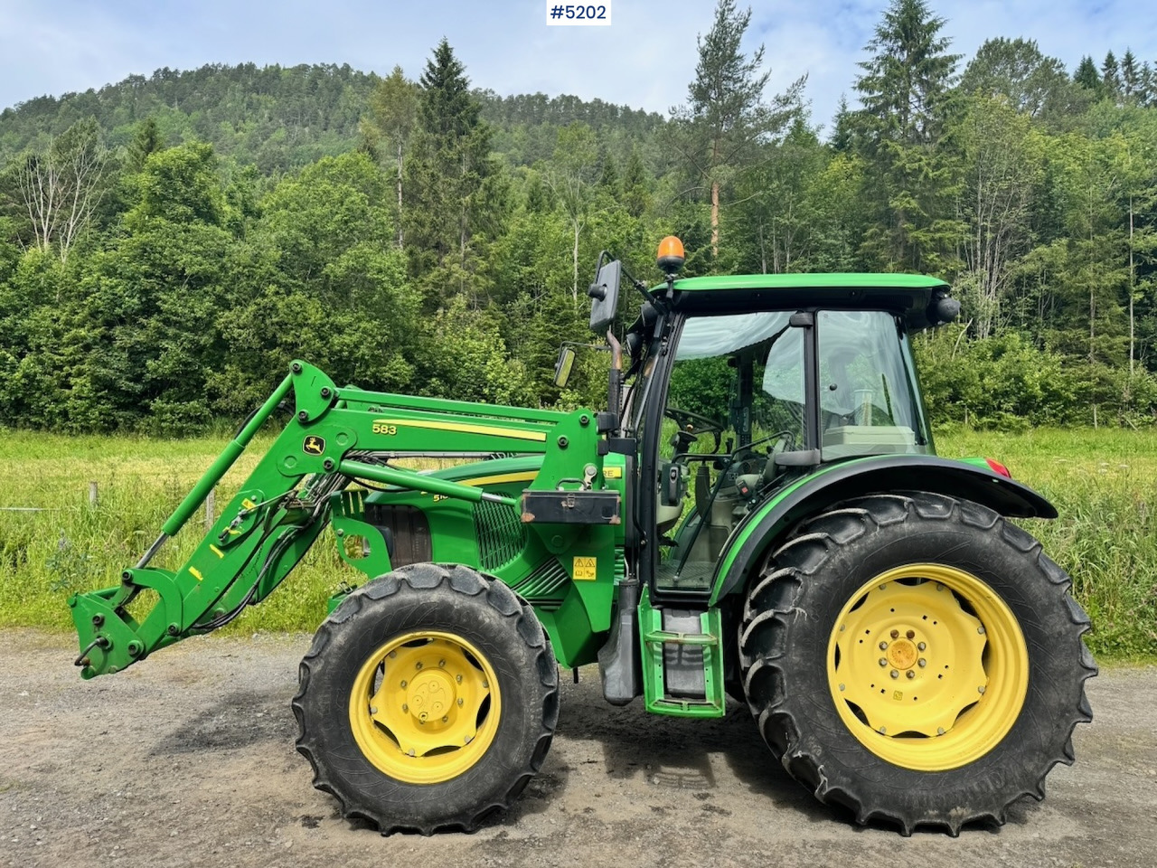 2011 John Deere 5100R 4x4 w/ Front loader and bucket. 2730 hours! - Traktor: 3 kép. 2011 John Deere 5100R 4x4 w/ Front loader and bucket. 2730 hours! - Traktor: 3 kép.