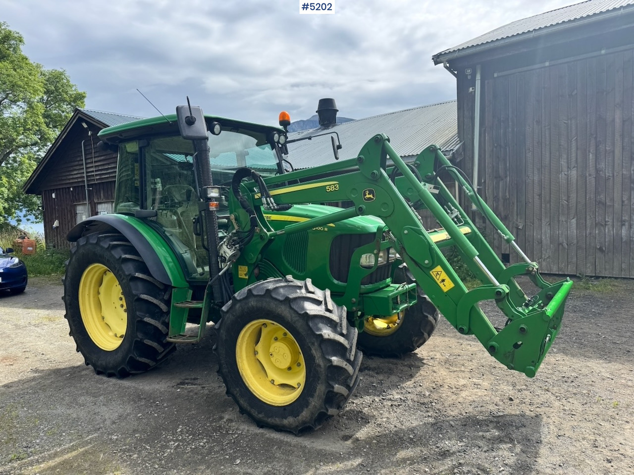 2011 John Deere 5100R 4x4 w/ Front loader and bucket. 2730 hours! - Traktor: 4 kép. 2011 John Deere 5100R 4x4 w/ Front loader and bucket. 2730 hours! - Traktor: 4 kép.